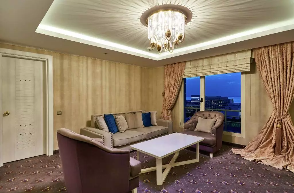 هتل دابل تری بای هیلتون